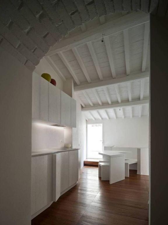 750 Eur - Unique Design 4 Bed Apartment Florenz